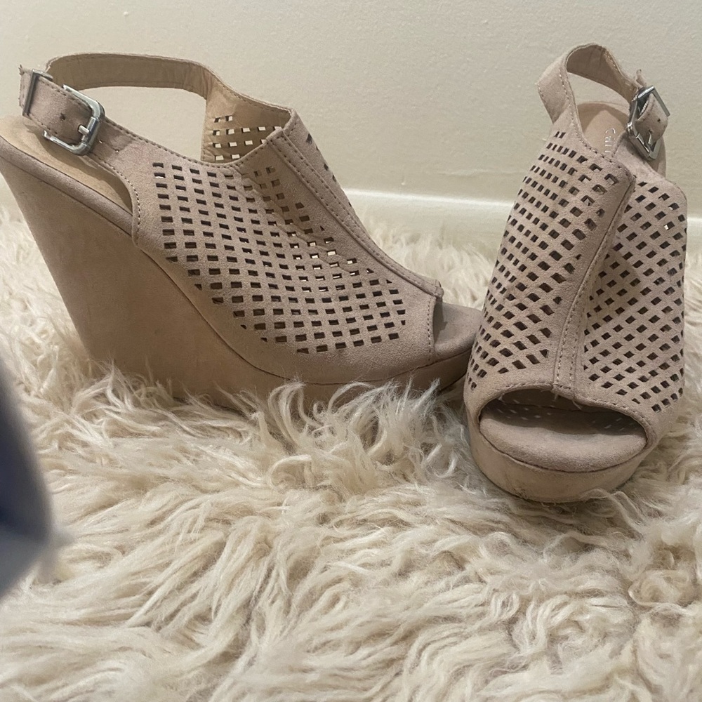 Chinese Laundry Nude Wedges size 6
